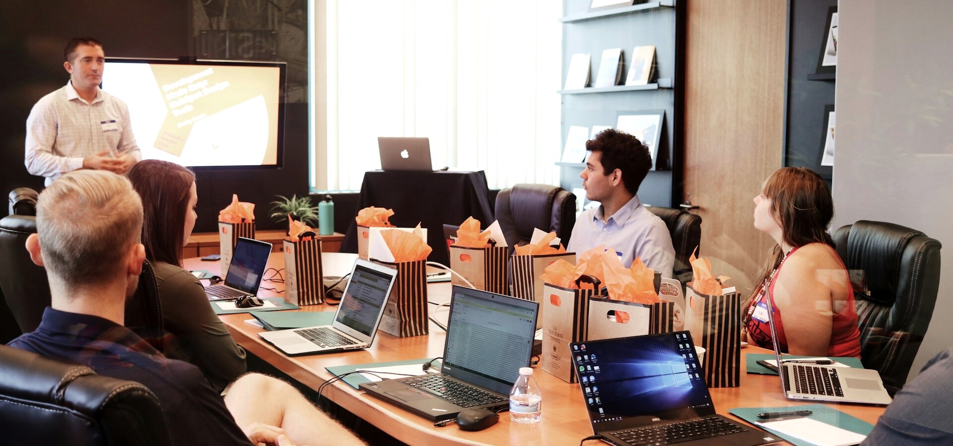A New Horizons training centre in session